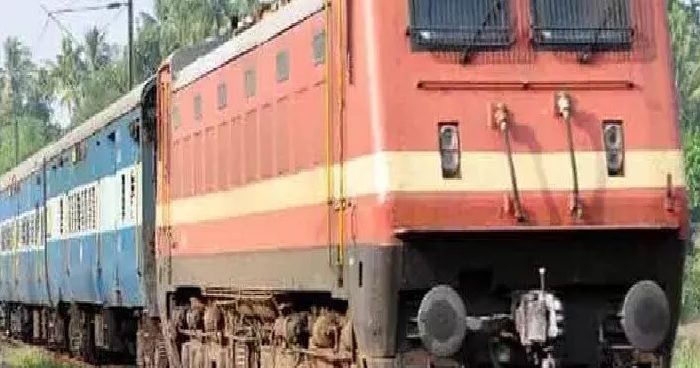 महिला यात्री के साथ गैंगरेप, टीटीई को रेलवे अधिकारी ने किया सस्पेंड