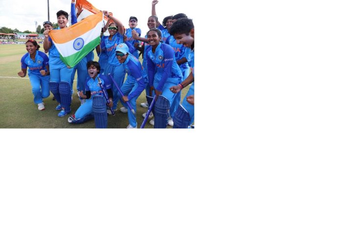 भारतीय अंडर-19 महिला क्रिकेट टीम ने रचा इतिहास, गेंदबाज़ों के कमाल से बना विश्व कप चैंपियन