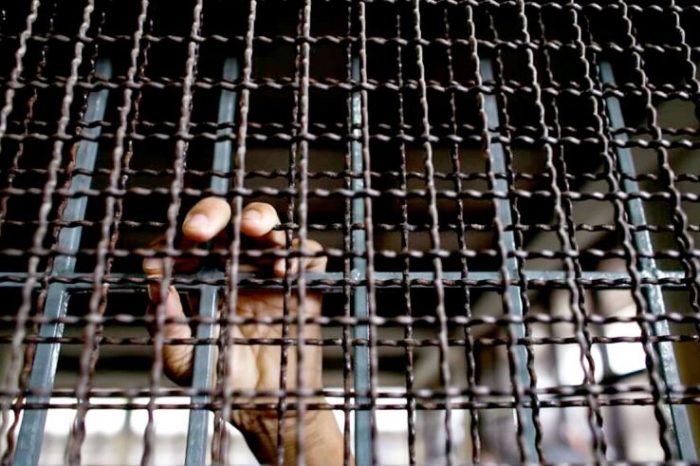 महाराष्ट्र: यरवदा जेल में एक ही दिन में तीन विचाराधीन क़ैदियों की मौत, परिजनों का प्रदर्शन