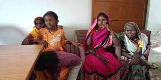 दलित महिला ने जमीन हड़पने का लगाया आरोप