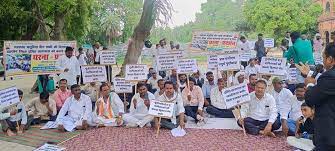 योगी सरकार के निशाने पर दलित छात्रावास