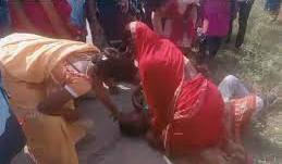 जादू-टोने के शक में महिलाओं ने युवक को पिलाई पेशाब, जूतों की माला पहनाकर गांव में घुमाया