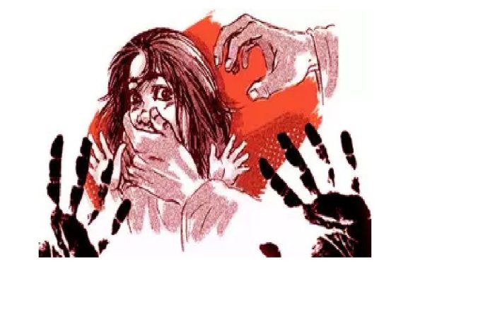 कर्नाटक:दलित  पीड़िता की नग्न परेड के दौरान मूक दर्शक बने रहे ग्रामीणों पर लगाएं जुर्माना: कर्नाटक हाई कोर्ट
