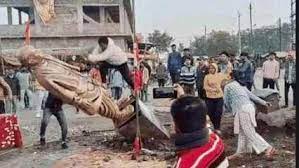 उज्जैन में सरदार पटेल की प्रतिमा को ट्रैक्टर से रौंदा, दलित-पाटीदार आमने-सामने