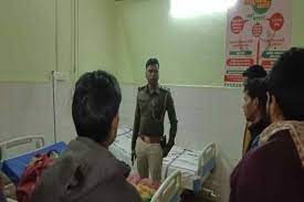 बेटी से छेड़खानी की शिकायत करने थाने गई थी मां, दबंगों ने अगवा कर किया गैंगरेप, पुलिस पर लगे गंभीर आरोप