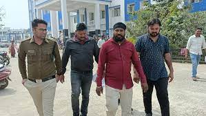 आदिवासी युवक की बेरहमी से पिटाई, एक गिरफ्तार, कांग्रेस हमलावर- "आरोपी बजरंग दल से जुड़ा"
