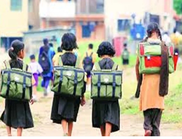 दलित बस्ती हैदरपुर मेंएक भी स्कूल नहीं:बिहार शरीफ
