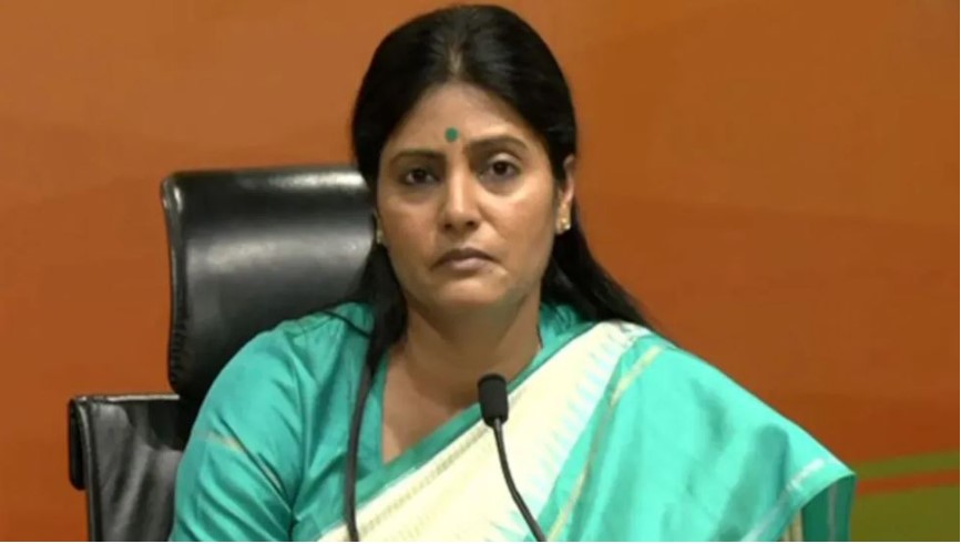 नौकरियों में पिछड़े और दलितों की हो रही अनदेखी, अनुप्रिया पटेल ने सीएम योगी को लिखी चिट्ठी