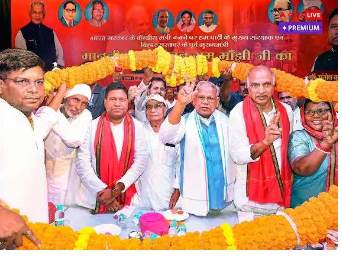 ठेकेदारी से बाहर निकल कर ही खड़ा हो सकता है दलित अस्मिता का संघर्ष