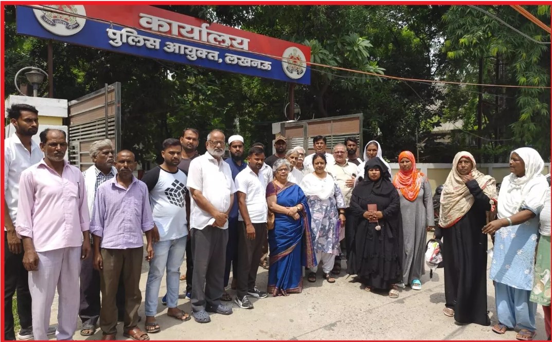 लखनऊ के अस्ती गांव में साम्प्रदायिक तनाव फैलाने की आशंका के साथ पुलिस कमिश्नर से मिला सर्वदलीय प्रतिनिधिमंडल