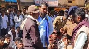 दलित युवक की संदिग्ध मौत से इलाके में तनाव, भीम आर्मी और आजाद समाज पार्टी का प्रदर्शन