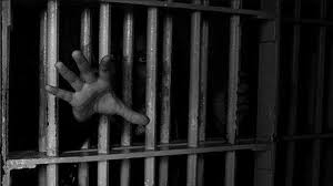 UP: आगरा में पुलिस हिरासत में युवक की मौत, परिवार ने लगाया टार्चर का आरोप, तीन पुलिसकर्मी निलंबित