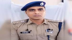 दलित युवती के साथ गैंगरेप, हत्या और बवाल के मामले में बड़ा एक्शन, इंस्पेक्टर और चौकी इंचार्ज सब नपे