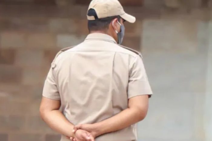 बाड़मेर में DSP ने मारा दलित हेड कांस्टेबल को थप्पड़ ! हनुमान और उम्मेदाराम बेनीवाल ने जांच की मांग की