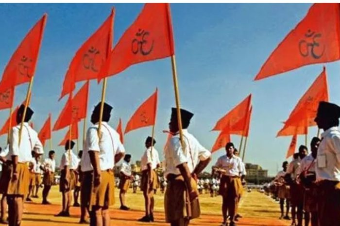 कर्नाटक में RSS के पथ संचलन में भाग लेने पर शिक्षकों को नोटिस क्यों?