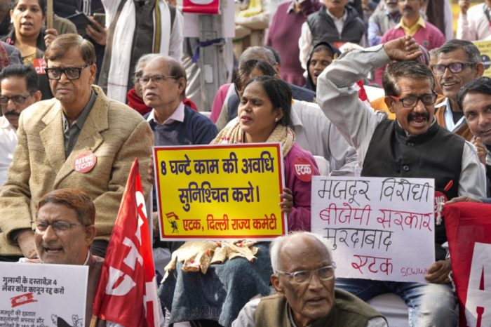 नए लेबर कोड्स: ‘सुधार’ के नाम पर श्रमिक अधिकारों का दमन और कॉरपोरेट हितों को वैधता