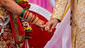 UP में शादी में चौंकाने वाला मामला, शादी की कसम खाने के कुछ घंटों बाद ही पता चला कि दूल्हा ट्रांसजेंडर है
