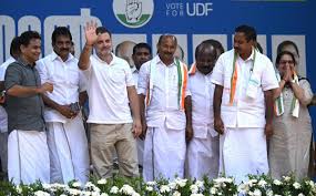 कांग्रेस में केरल CM पद के लिए चल रही जंग को शांत करने के लिए राहुल ने दखल दिया