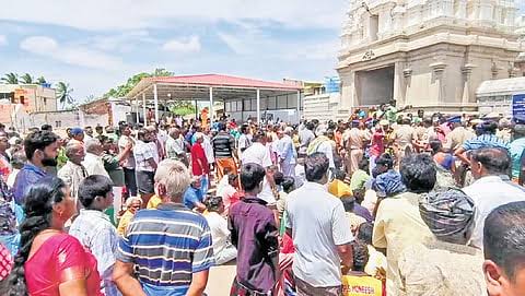 मंदिर में एंट्री: TN के दलित परिवारों ने करूर मरियम्मन, सेलैंडियाम्मन मंदिरों में एंट्री की, सरकार ने बातचीत से दशकों से चले आ रहे भेदभाव को खत्म किया