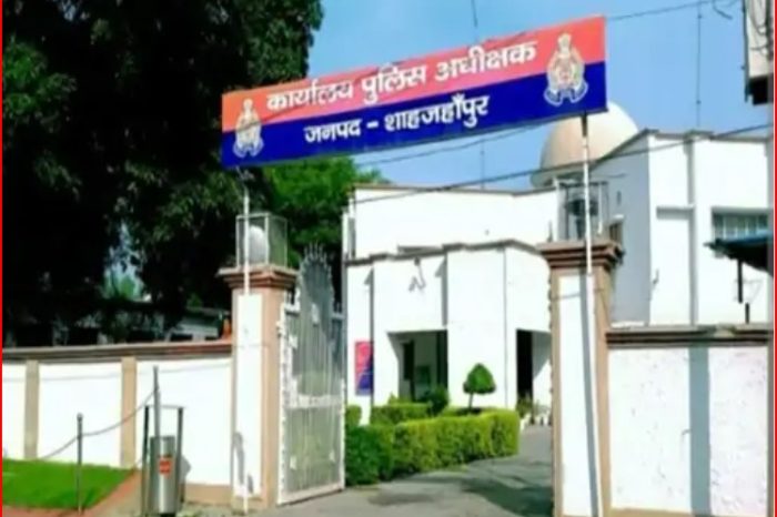 दलित व्यक्ति को मजदूरी से इनकार पर पीटा:शाहजहांपुर में दबंग ने गांव छोड़ने की धमकी दी, FIR दर्ज
