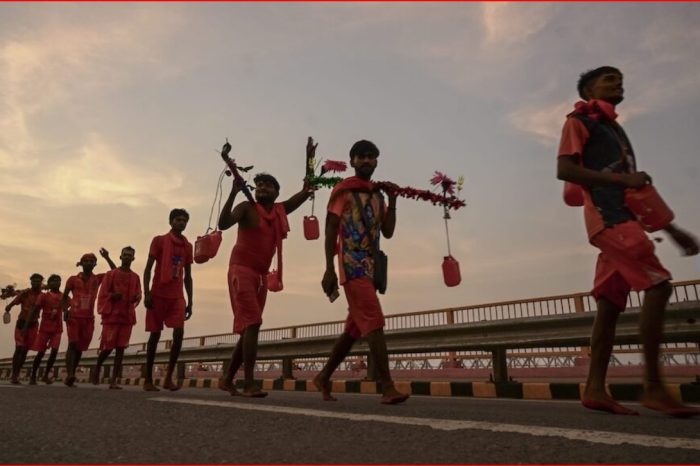 यूपी: मामूली टक्कर के बाद कांवड़ियों ने स्कूल वैन में तोड़-फोड़ की; यात्रा के चलते ग़ाज़ियाबाद और बागपत में भी स्कूल बंद