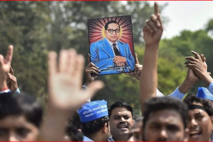 दलितों के अपमान पर अदालतें और सरकार चुप क्यों?