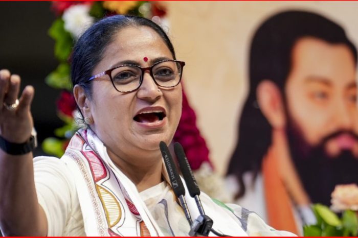 एसआईआर: सीएम रेखा गुप्ता को नोटिस, तुरंत हुआ सत्यापन और नाम जोड़ने की मंजूरी; क्या सबके लिए एक जैसी प्रक्रिया?