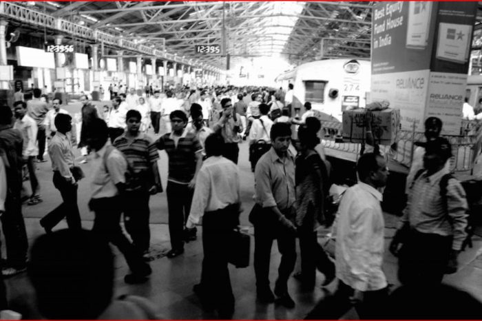 भारत के 250 जिलों में 25% युवा न पढ़ रहे, न काम कर रहे, न प्रशिक्षण ले रहे: सरकारी सर्वे