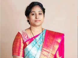 Galla Madhavi Appoints Transgender PA Wins Praise from Lokesh