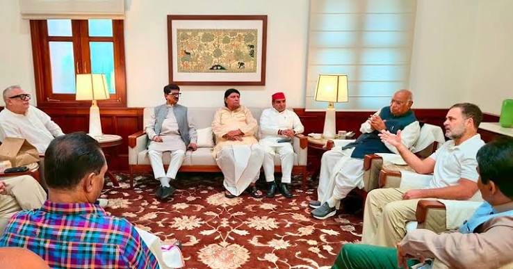 Rahul proposes INDIA bloc visit to injured Bihar student protesters