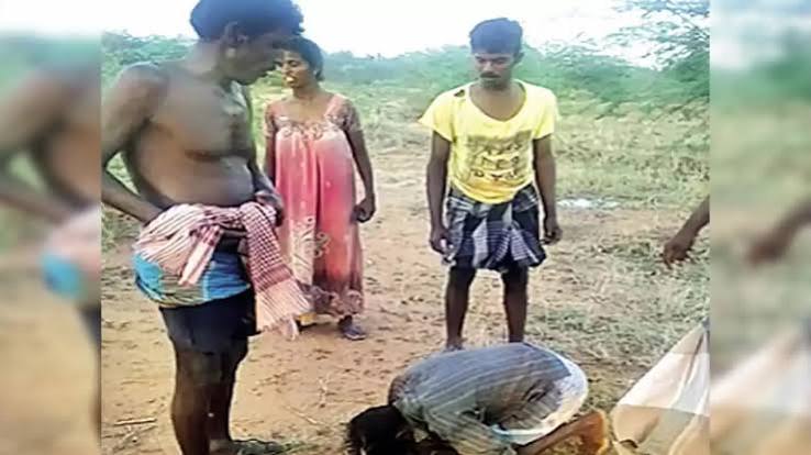 Tamil Nadu: Dalits forced to prostrate at the feet of a 90-year-old man who went to bury him at a crematorium; a case has been filed.
